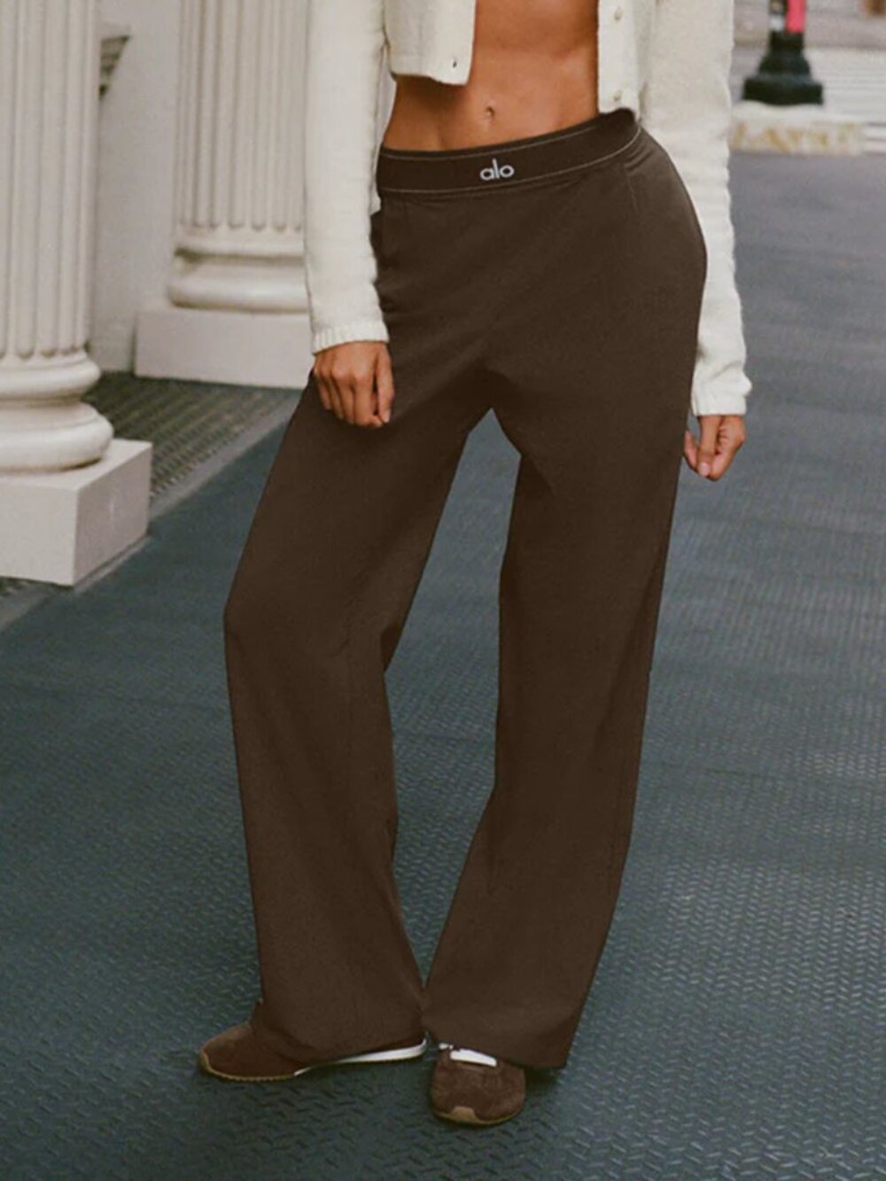 NWT ALO Yoga Suit Up Trouser👖😘Coffee Brown Women's pants (Regular) Fashion - Picture 8 of 8